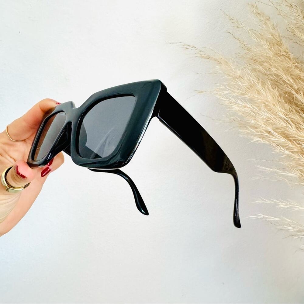 NEW NORDSTROM Black Solid $78 Chunky Oversized Plastic Sunglasses Sunnies Y2K - Picture 6 of 14